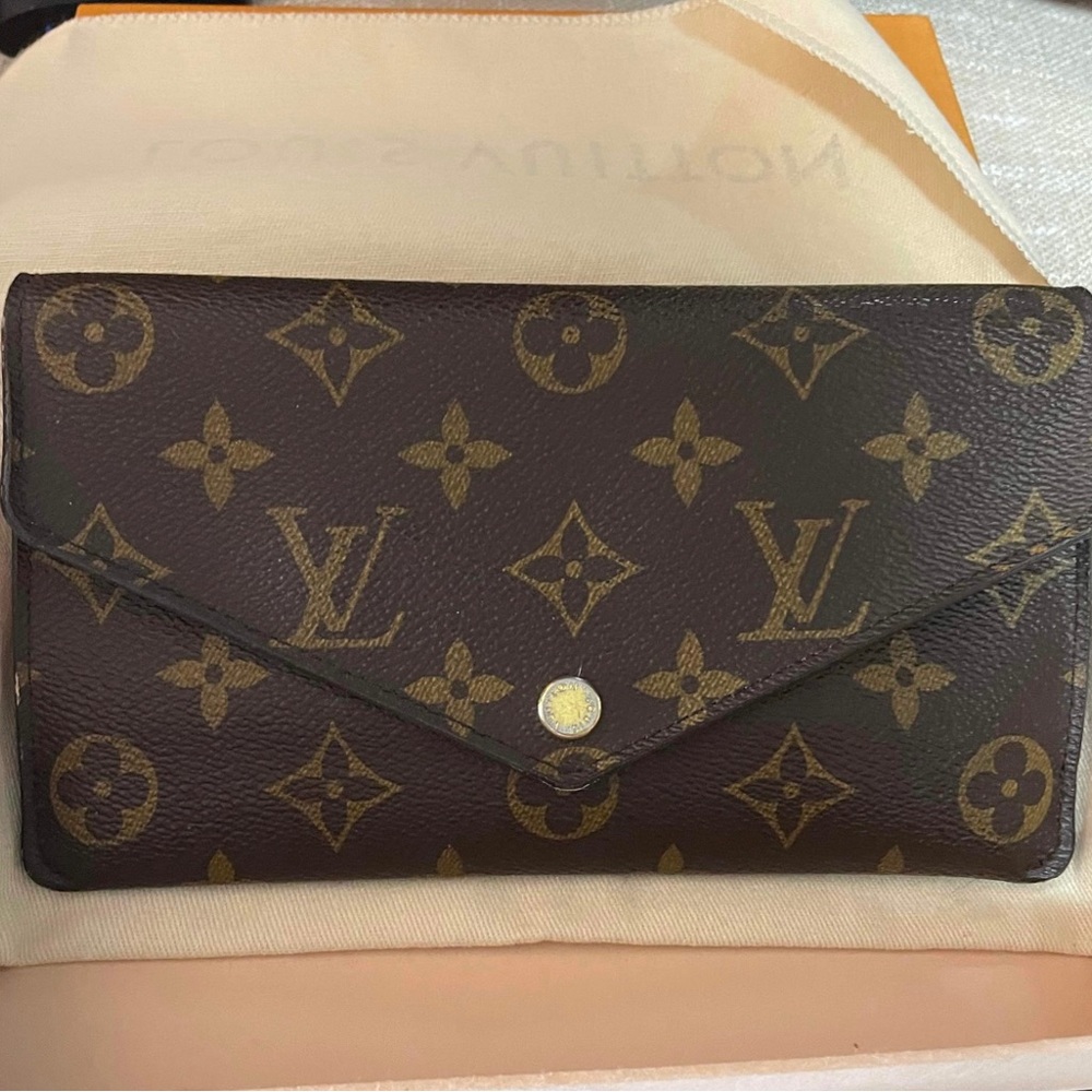 Louis Vuitton Jeanne Wallet
